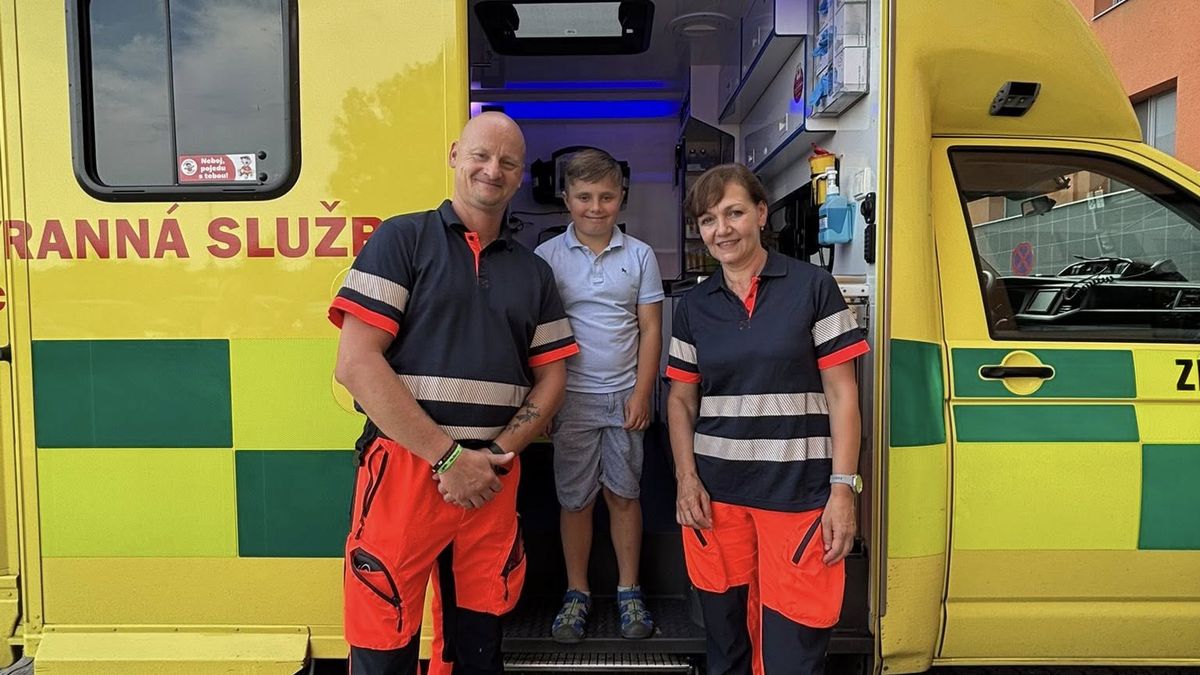 Čtvrťák vytáhl na břeh kolabující dědečka. Prezident mu udělil medaili za záchranu života